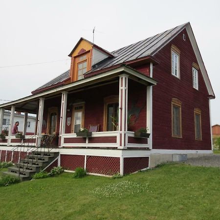 La Vieille Maison Rouge Saint-Tite Eksteriør billede