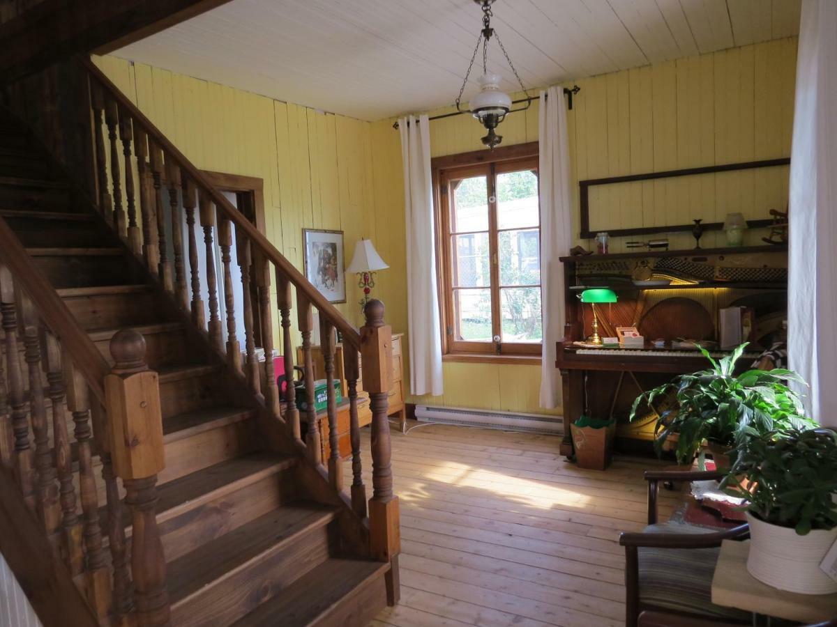 La Vieille Maison Rouge Saint-Tite Eksteriør billede