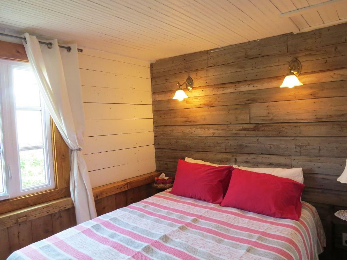 La Vieille Maison Rouge Saint-Tite Eksteriør billede