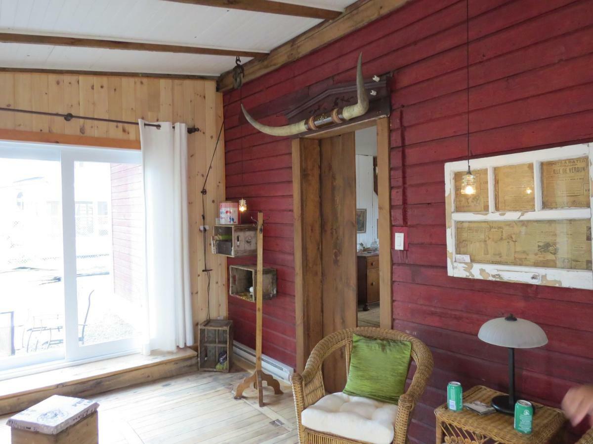 La Vieille Maison Rouge Saint-Tite Eksteriør billede
