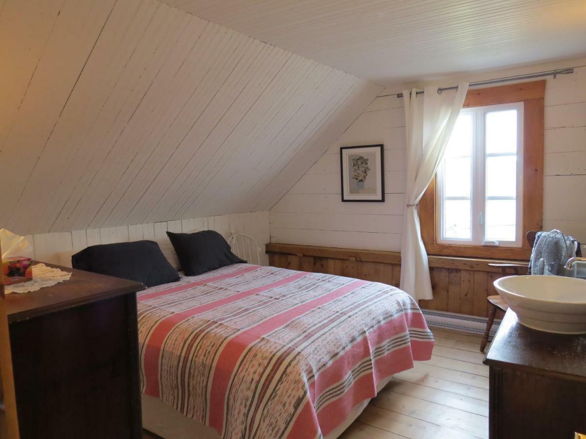 La Vieille Maison Rouge Saint-Tite Eksteriør billede