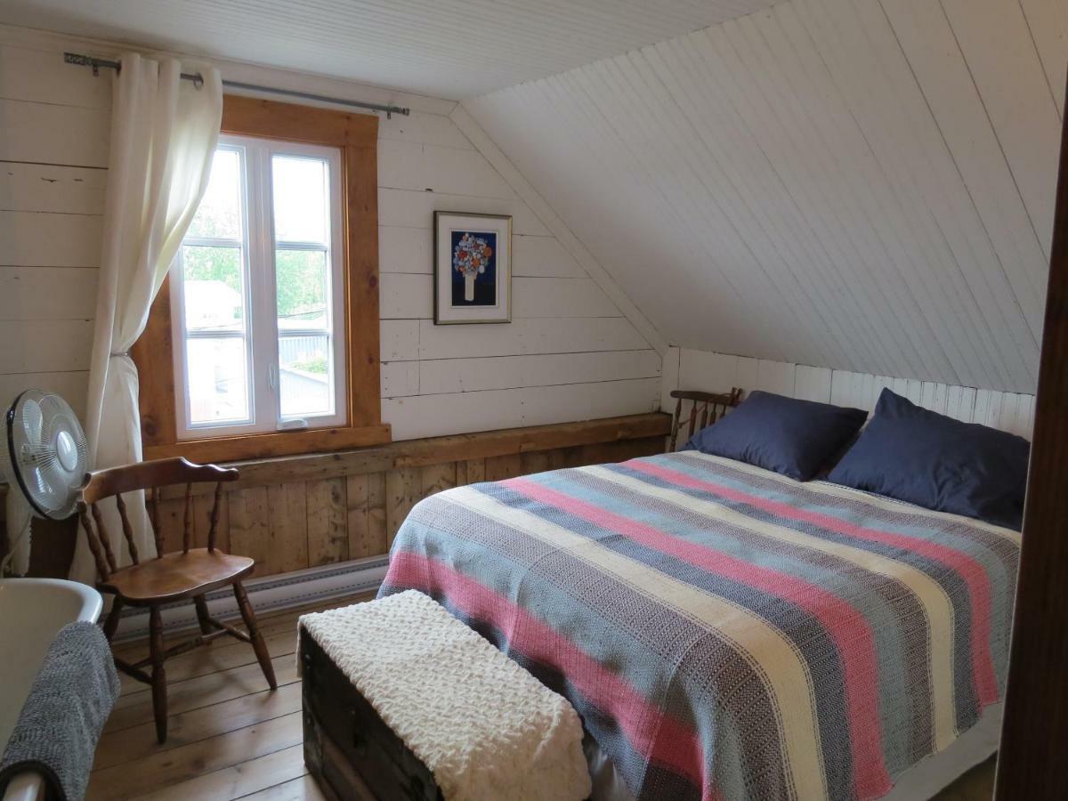 La Vieille Maison Rouge Saint-Tite Eksteriør billede