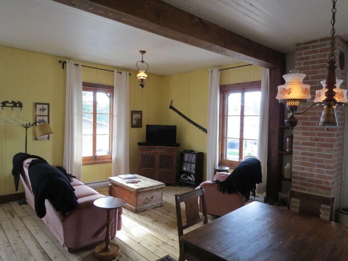 La Vieille Maison Rouge Saint-Tite Eksteriør billede